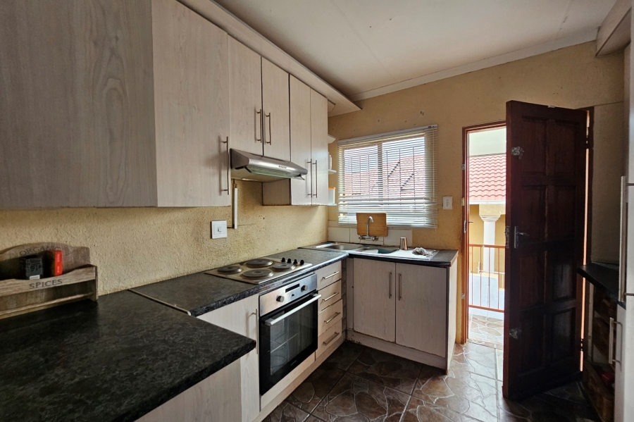 To Let 3 Bedroom Property for Rent in Tlhabane West North West
